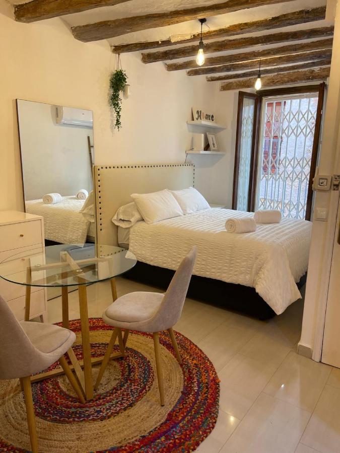 La Curiosa Del Casc Antic Apartment Tarragona Luaran gambar