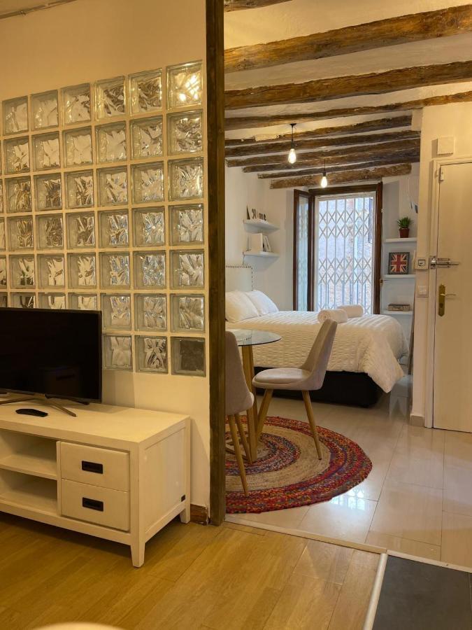 La Curiosa Del Casc Antic Apartment Tarragona Luaran gambar