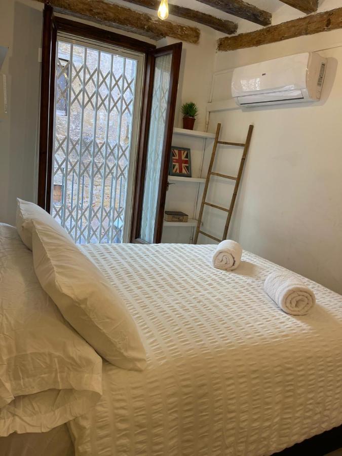 La Curiosa Del Casc Antic Apartment Tarragona Luaran gambar
