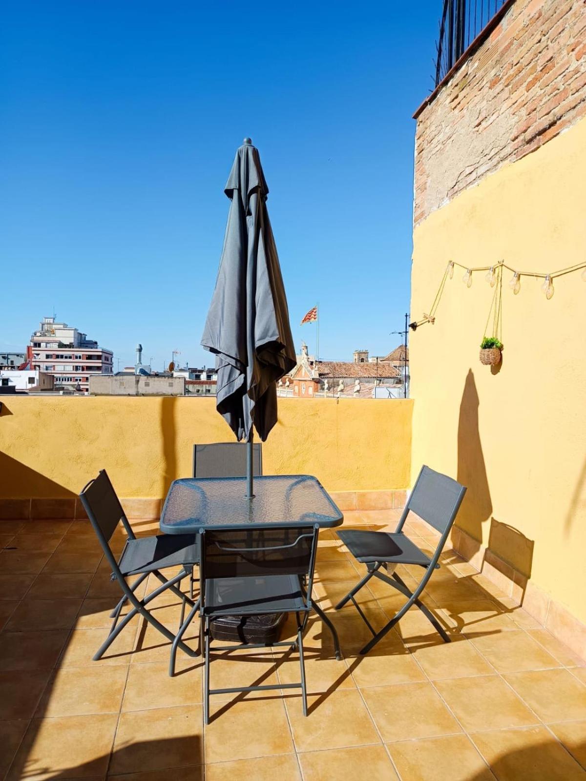 La Curiosa Del Casc Antic Apartment Tarragona Luaran gambar